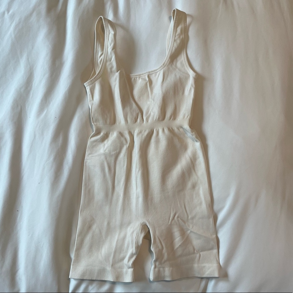 WeWoreWhat Ribbed Bodysuit - Picture 4 of 6